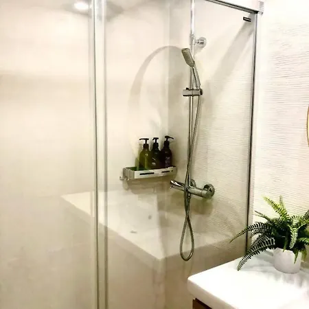 Nuevo Con Piscina A 2 Minutos Estacion Tren Ave