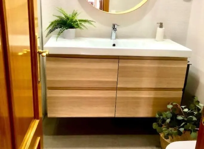 아파트 Nuevo! Con Piscina A 2 Minutos Estacion Tren Ave.